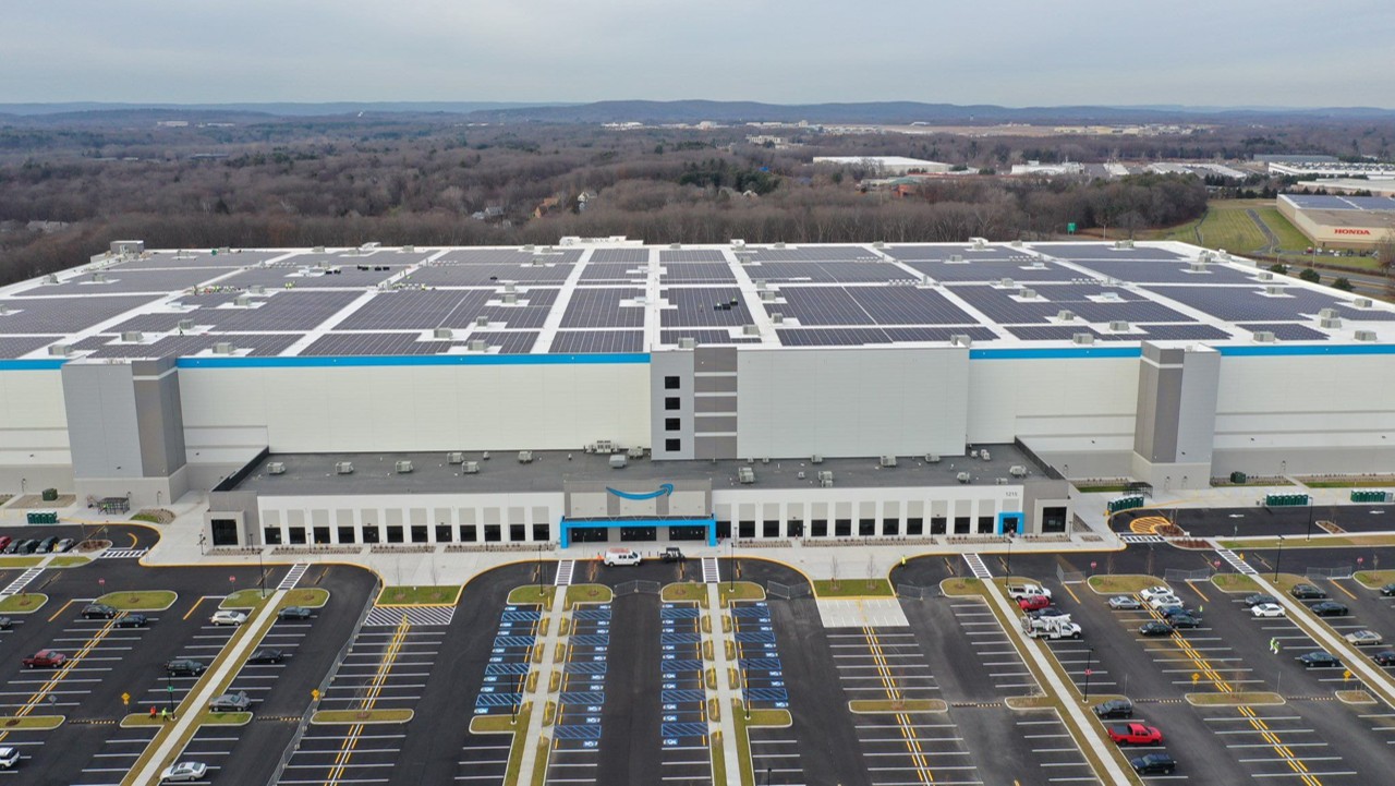 Rooftop solar arrays at the Amazon BDL4 fulfillment center in Windsor, Connecticut.