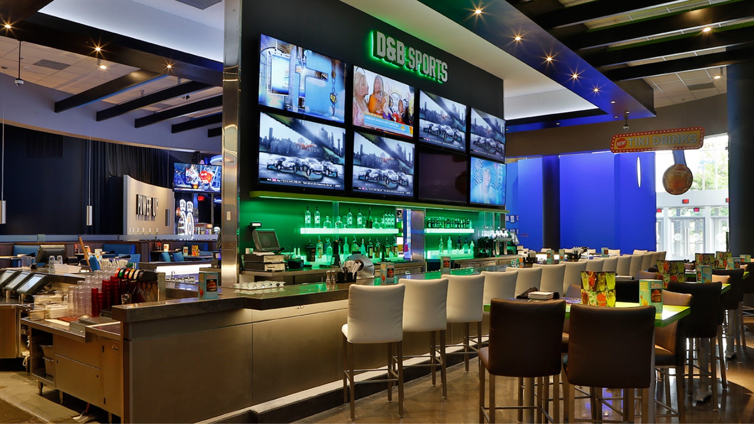Bar and viewing area at Dave and Buster's in Woburn, Massachusetts.